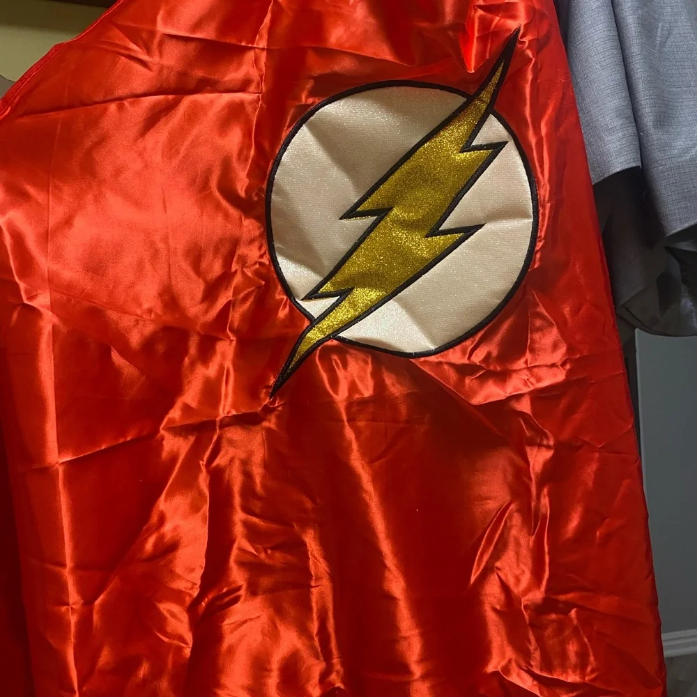The Flash cape - Picture 2 of 2
